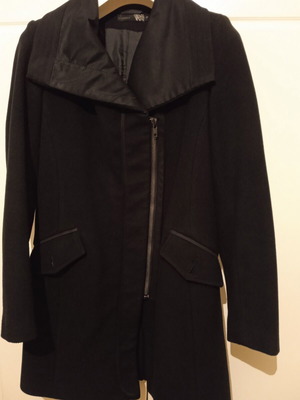 Black coat with fabric collar like new