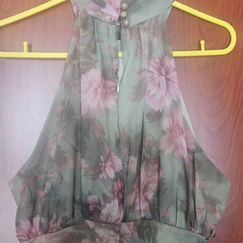Maxi floral dress new, halter design, size M, multicolor green