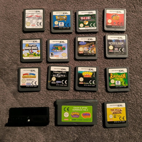 Nintendo DS Lite σαν καινούργιο με παιχνίδια
