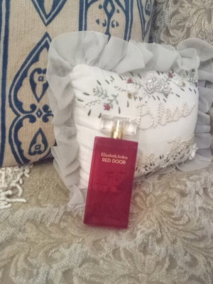 Red Door Eau de Toilette από Elizabeth Arden 50 ml σαν καινούργιο