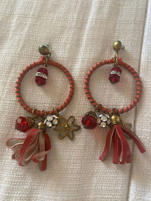 Earrings like new, red and gold
