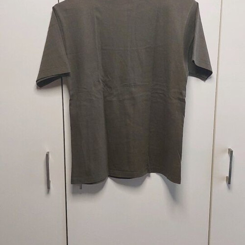 T shirt women's XS like new with embossed NYC design khaki