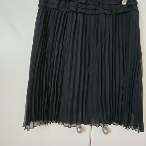 Sisley pleated black skirt like new, size M-L