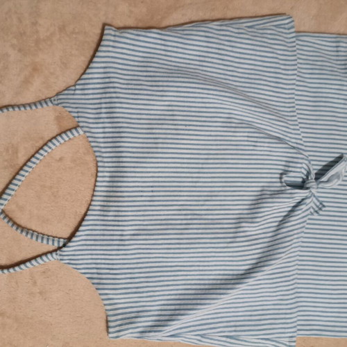 Top used like new xs with white and turquoise stripes, elastic