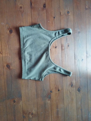 Crop top Celestino σαν καινούργιο, χακί, μέγεθος M