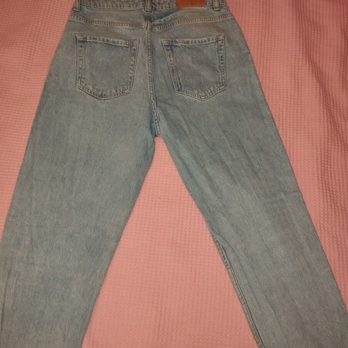 Zara high-waisted light wash jeans size 40 like new