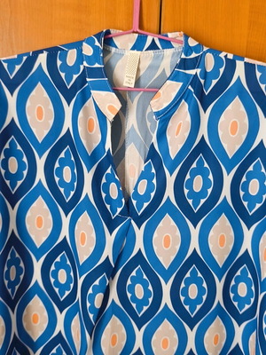 Multicolored blouse like new, one size