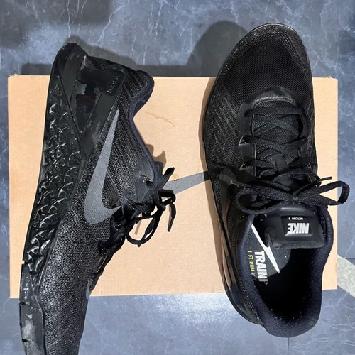 Nike Lift and Run shoes like new, black, size 45