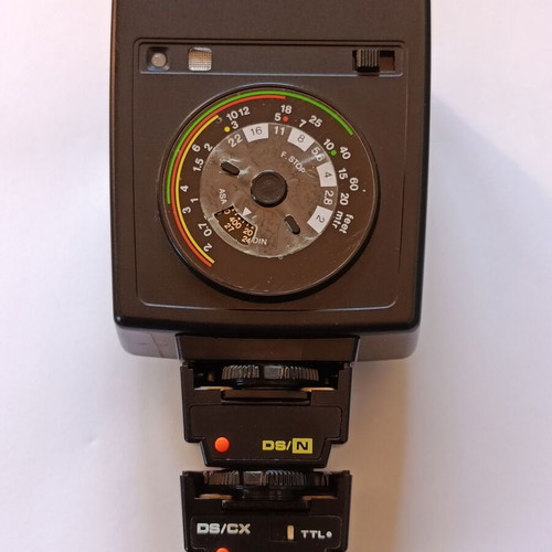 Cullmann Speedlight 300T with Hot Shoe Like New
