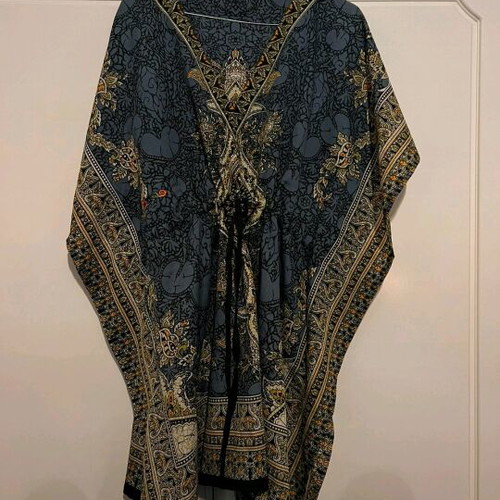 Kaftani new, black with gold details, size XL