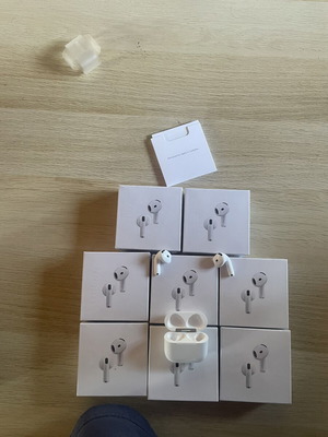 Apple AirPods 4 Pro, brand new