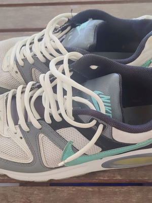 Ανδρικά αθλητικά παπούτσια Nike Air Max Command vo μέγεθος 41 μεταχειρισμένα, άσπρα και γκρι