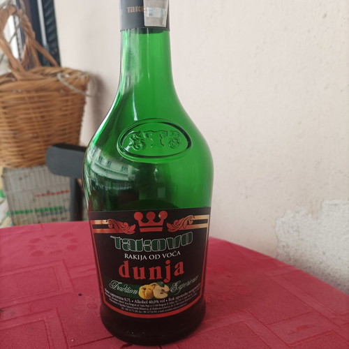 Φιάλη Dunja 70cl μεταχειρισμένη, Takovo σέρβικο ρακί