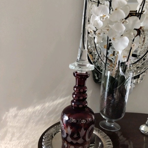Crystal carafe burgundy new collectible