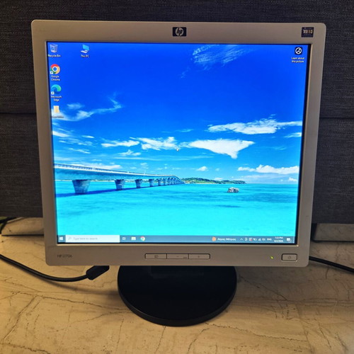 HP L1706 17" LCD οθόνη σαν καινούργιο, ασημί/μαύρο