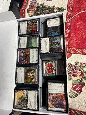 Flesh and Blood TCG cards like new, pack of about 3250 cards