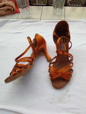 Total Dancewear Latin dance shoes, bronze satin, size 36