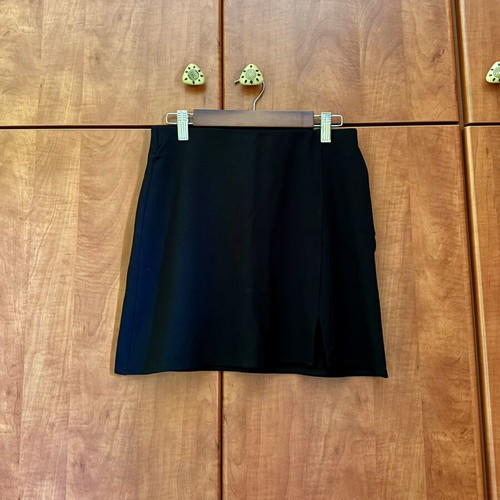 Skirt H&M black size S like new with small front slit