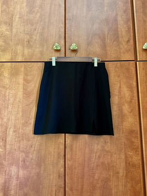 Skirt H&M black size S like new with small front slit