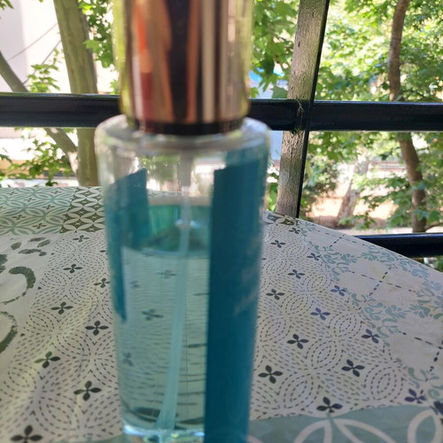Victoria Secret Aqua Kiss body mist used 75 ml