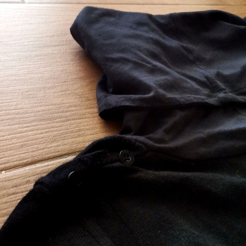 Open men's black medium pullover like new with high collar
