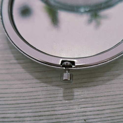 Flamenco pocket mirror used