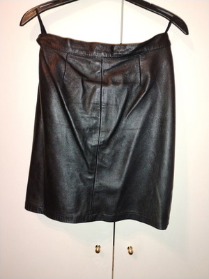 Leather skirt mini size 36 like new, black lambskin