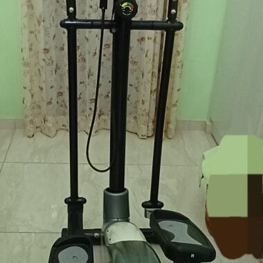 Pegasus elliptical fitness machine like new