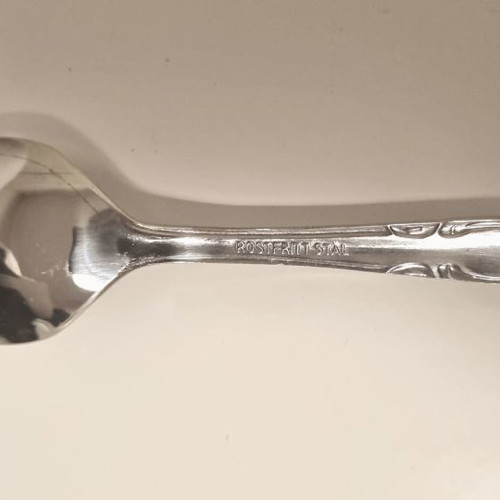 Set of 6 new stainless steel teaspoons for tea or coffee