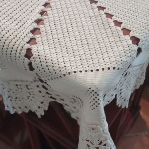 Handmade knitted round tablecloth like new beige color diameter 1.10