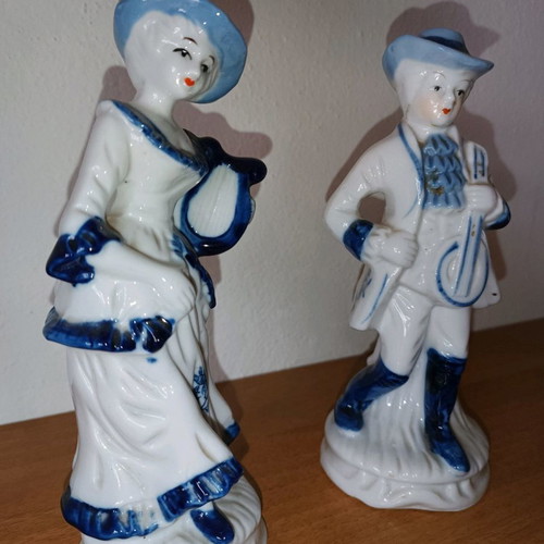 Vintage porcelain decorative Granny's figurines in excellent condition