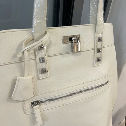 Hand luggage bag with lock like new