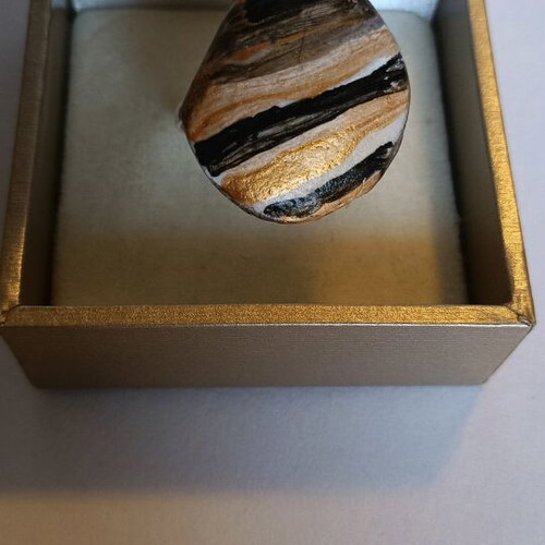 Handmade steel ring with pebble adjustable opening
