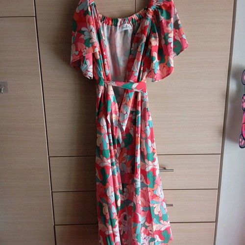 Hemithea dress M/L like new, colorful, long with belt and off-shoulder sleeves