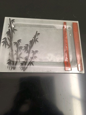 Glass serving tray like new