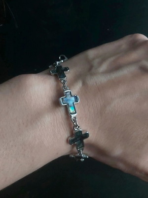 Bracelet crosses new