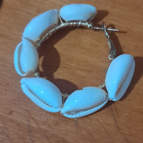 Earring with shells like new, white