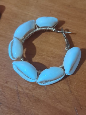 Earring with shells like new, white