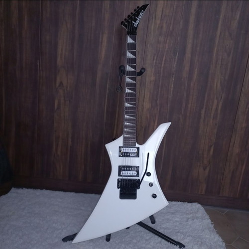 Jackson electric guitar like new, white, Floyd Rose tremolo