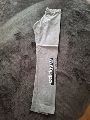 Αθλητικό κολάν Adidas γκρι μεταχειρισμένο, μέγεθος small