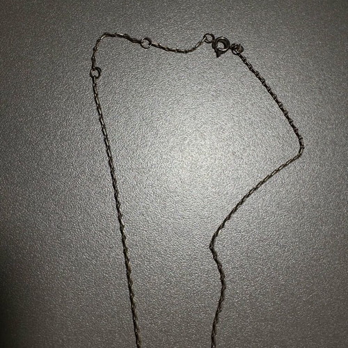 Necklace with diamond-like stone like new, silver