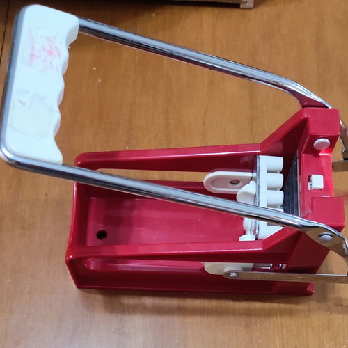 Potato cutter red like new