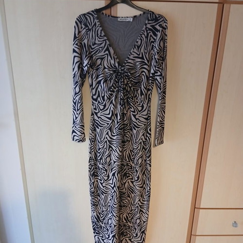 Attrattivo midi/maxi dress size Small like new, black and beige