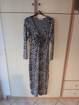 Attrattivo midi/maxi dress size Small like new, black and beige