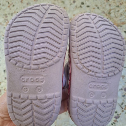 Crocs for girl size 20-21 used