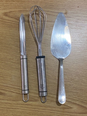 Kitchen tools like new, set of 3 pieces