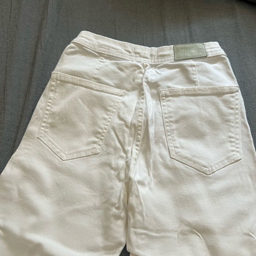 Bershka bell-bottom jeans size 36 narrow like new, white
