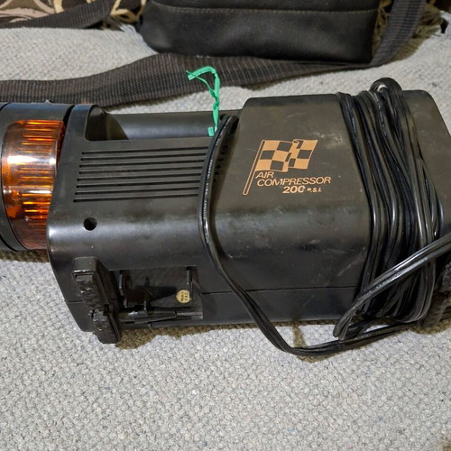 Φορητό κομπρεσέρ αυτοκινήτου 12V 200 PSI μεταχειρισμένο με φακό έκτακτης ανάγκης