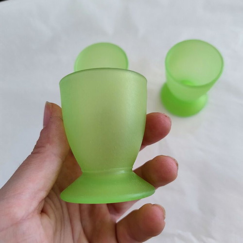 Set of 3 plastic egg holders like new