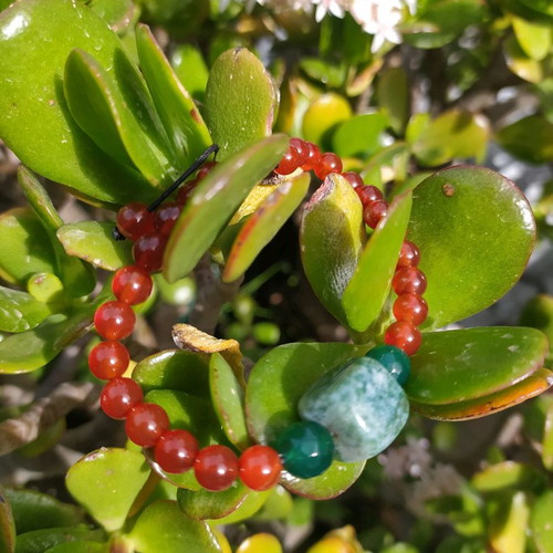 Handmade bracelet with semi-precious stones